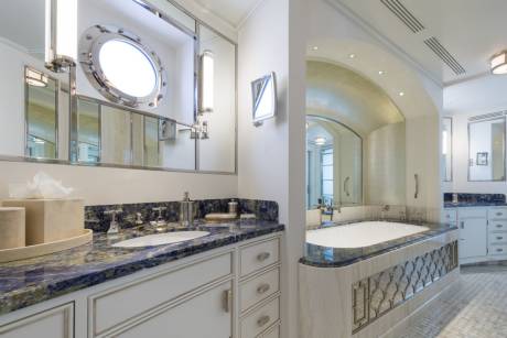 Full-Beam Owner’s Suite