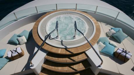 Panoramic Jacuzzi Views