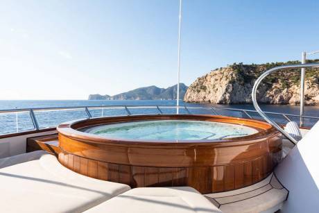 Vast Sun Deck
