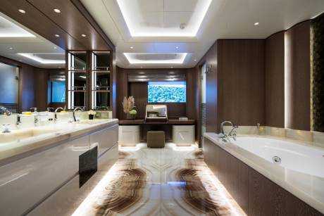 Brand-new, luxurious interior