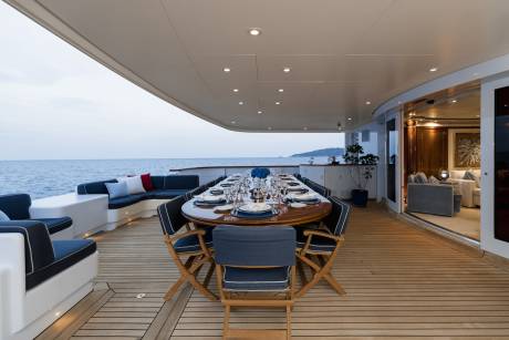 Scenic Outdoor Dining