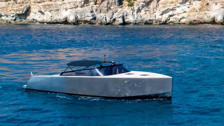 40' Van Dutch Chase Boat