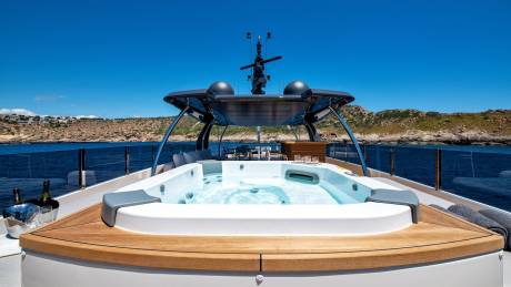 Spacious Sun Deck