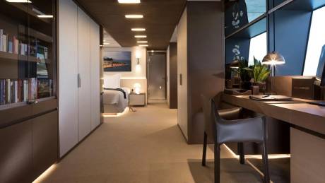 Full-Beam Main Deck Owner’s Suite