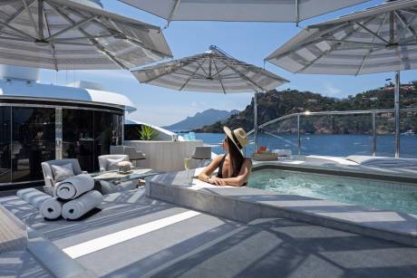 Splendid Sun Deck