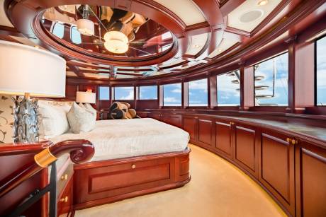 Principal Cabin