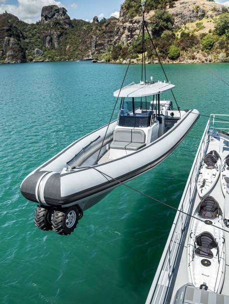 Amphibious Tender
