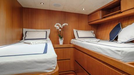 Twin Cabin