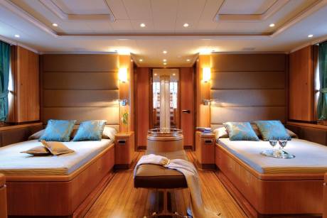 Full-Beam Owner's Cabin