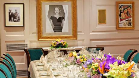 Sumptuous dining room 