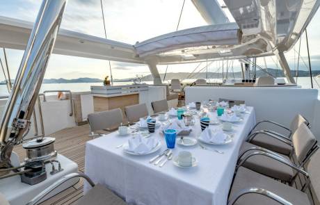 Al Fresco Dining