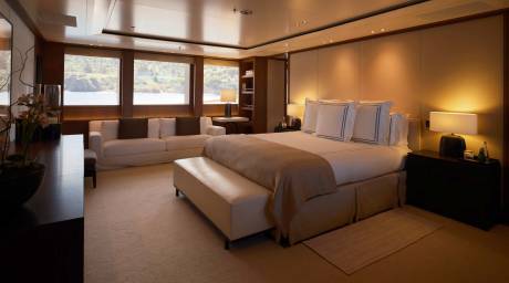 Main Deck Master Suite